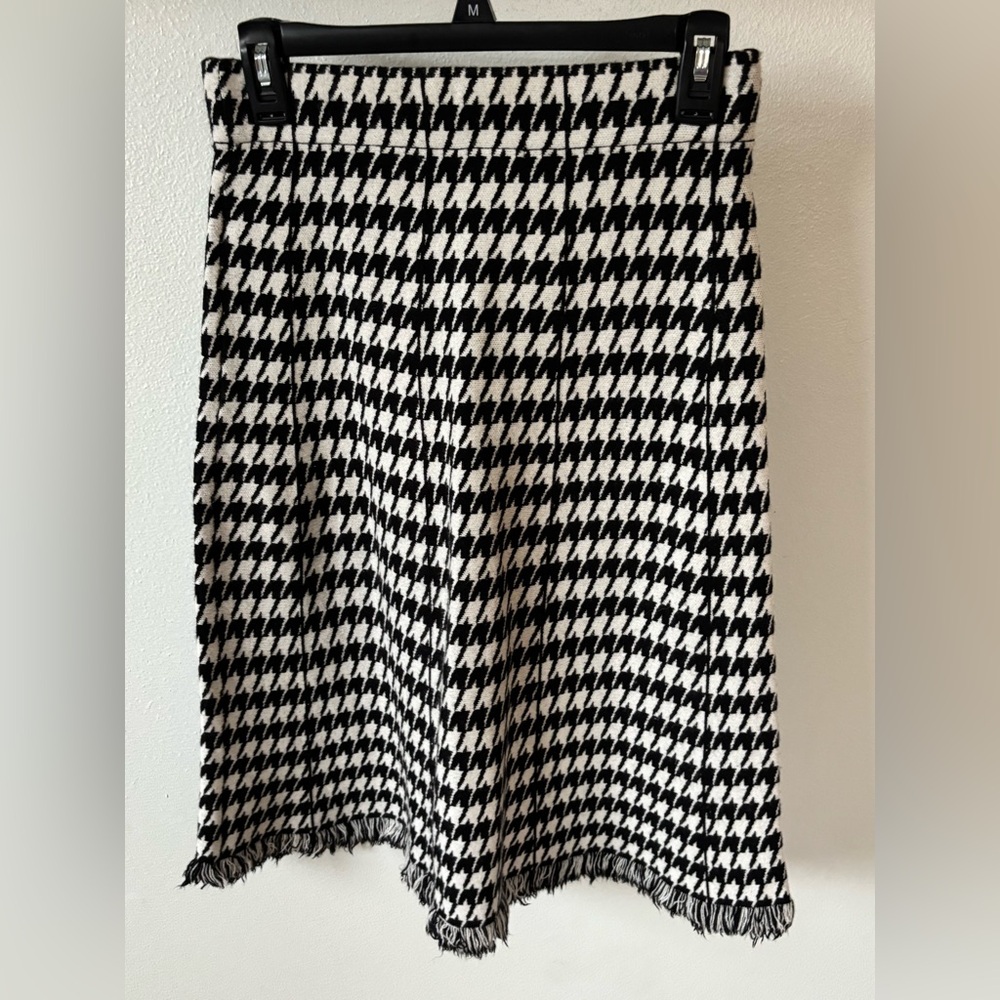 Versona Classic Black and White Houndstooth Skirt